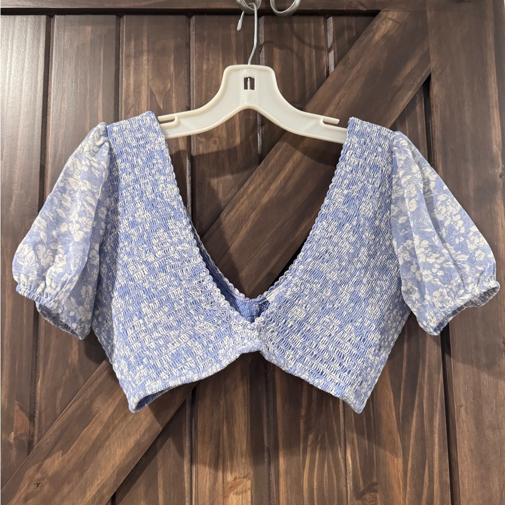 Chic Blue Floral Puff Sleeve Crop Top